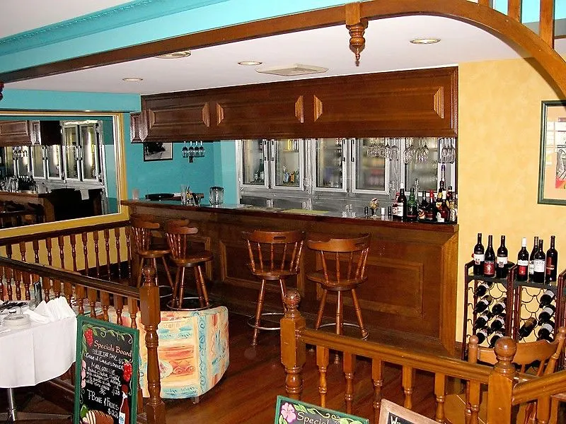 Cairns Queenslander Hotel y Apartamentos Australia