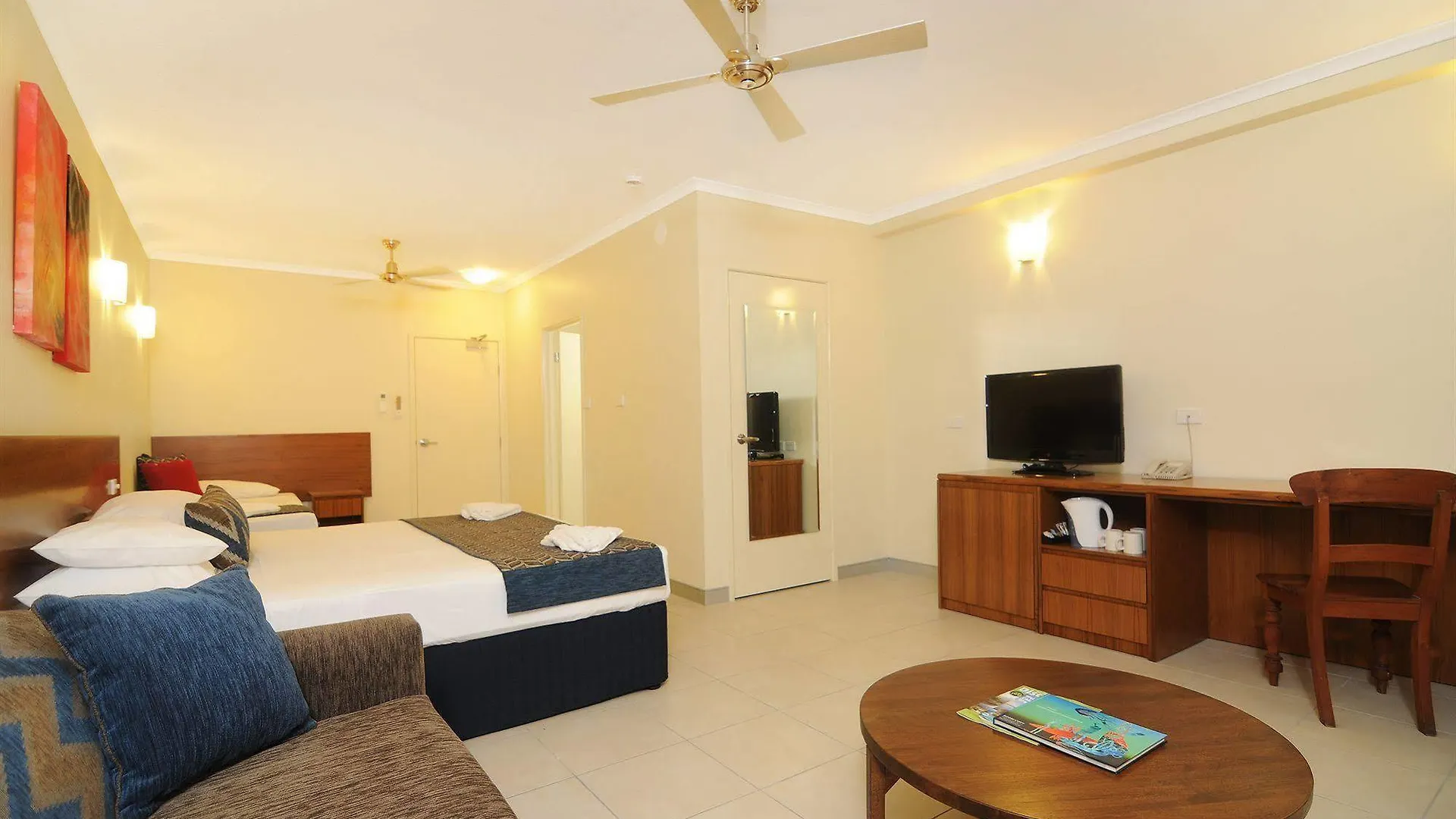Cairns Queenslander Hotel y Apartamentos 4*,  Australia